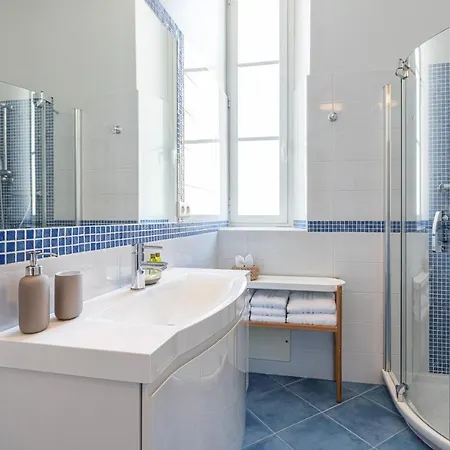 Palais De - Elegant With Sea View *