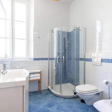 Palais De - Elegant With Sea View Apartment