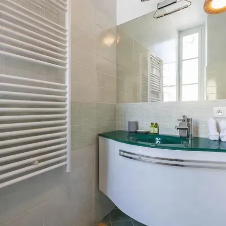 Palais De - Elegant With Sea View * Μεντόν